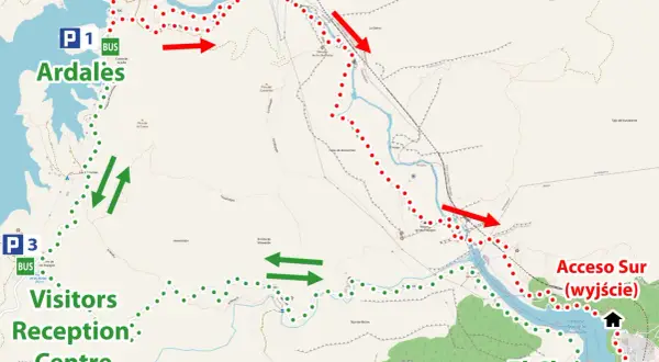 Mapa szlaku El Caminito del Rey z zaznaczonymi parkingami (P1, P2, P3), wejściami (Acceso Norte, Acceso Sur) i centrum recepcyjnym.
